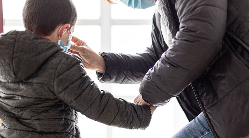 Los niños podrán salir con sus padres