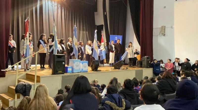 Homenaje día de la bandera