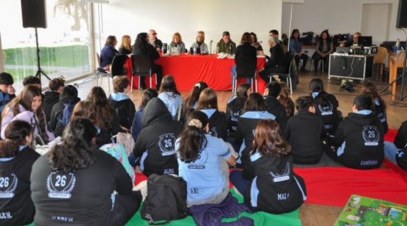 Feria Literaria “Rosa Ziperovich” con la historia de Rosario en viñetas